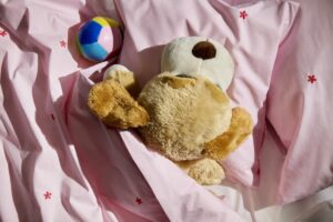 Daisy Sengetøj Junior 100x140 cm Pink/rød