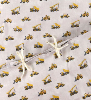 Nørgaard Madsens Sengetøj - Baby - Beige m. Arbejdsmaskiner