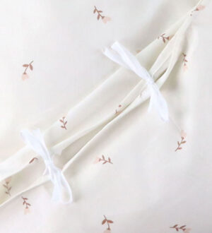 Nørgaard Madsens Sengetøj - Junior - Off White m. Mauve Blomster